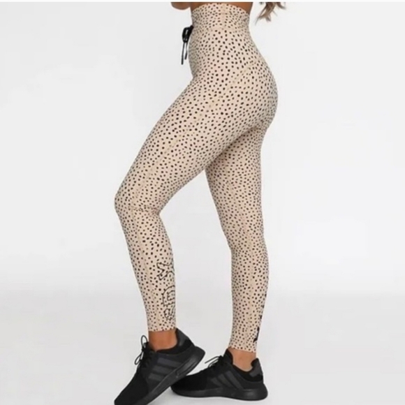 White Fox Boutique Pants - White Fox x Sarah's Day Leggings High Waist Drawstring Speckled Print Size S